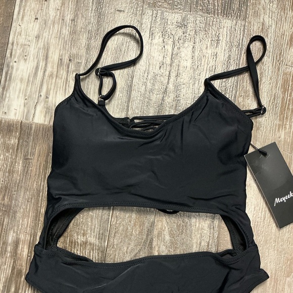 Women's Black One Piece Swimsuit Size Small - Picture 3 of 9